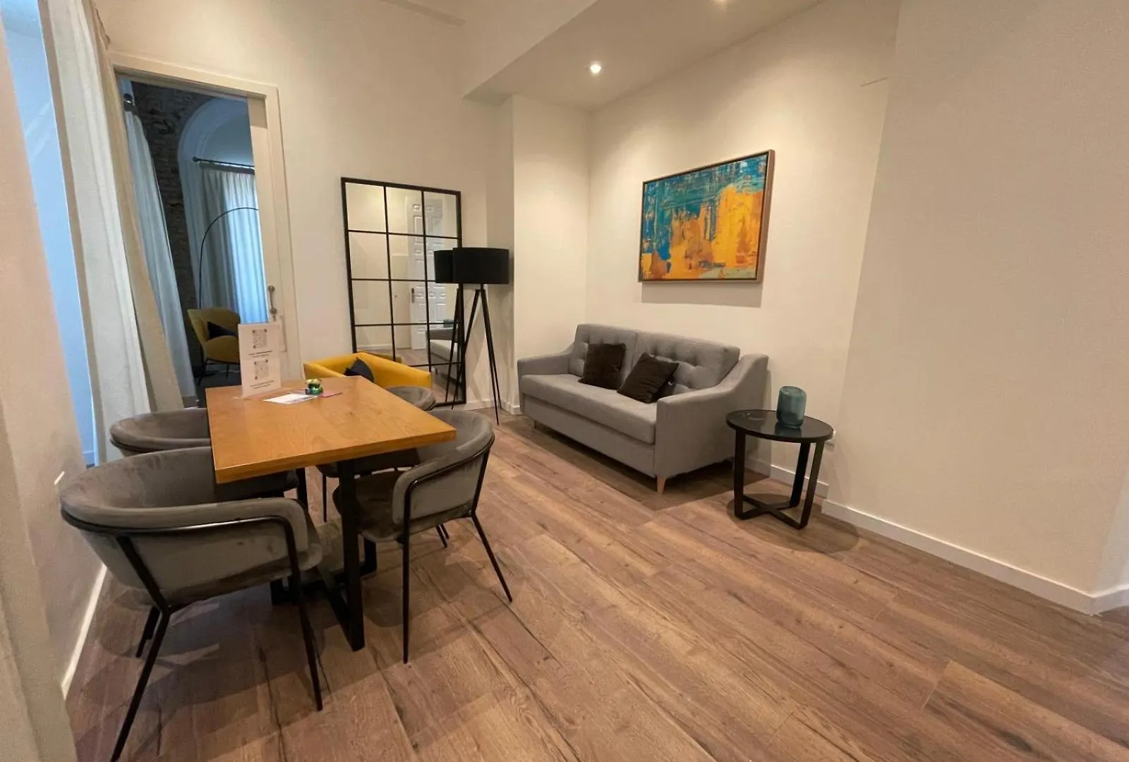 Home Art Apartments Malaga contacts